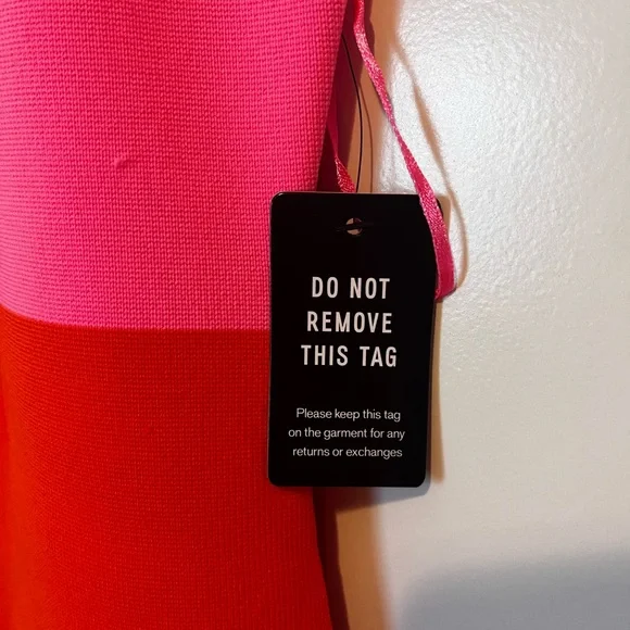 NWT express colorblock fitted dress. Never worn - Picture 3 of 6